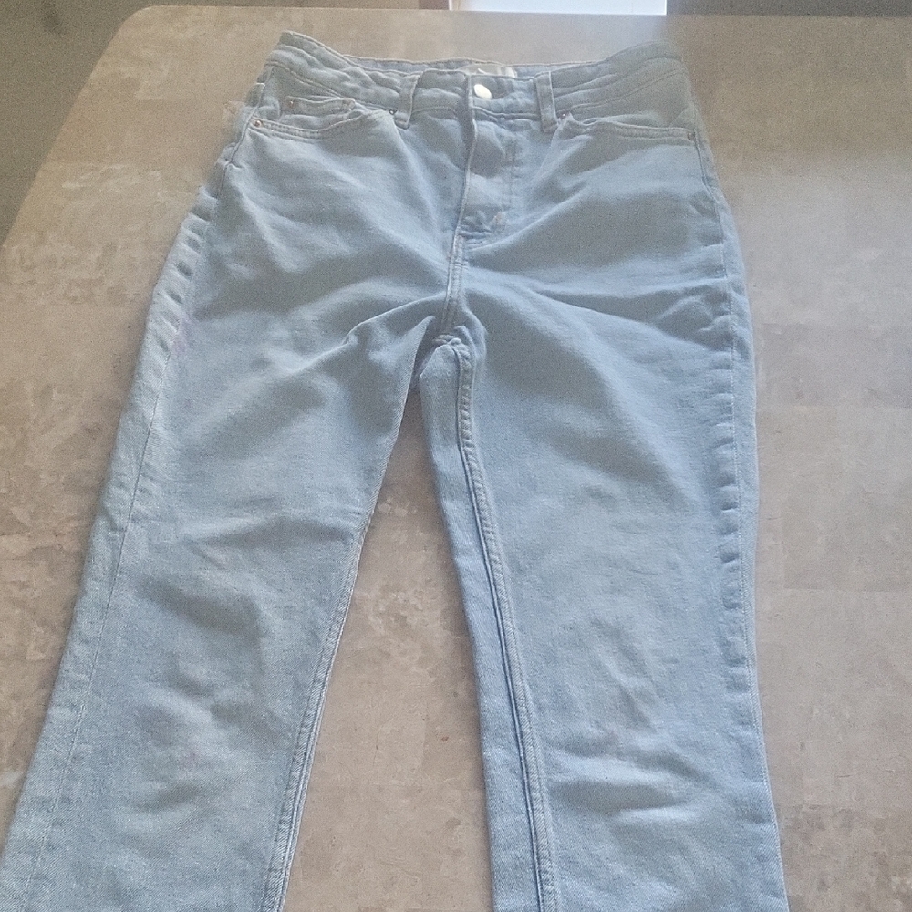 High-Rise Light Blue Women’s Jeans — Sleek Everyday Style